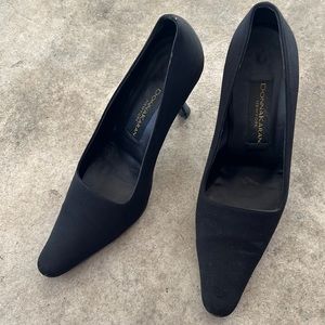 Elegant Donna Karan point heels